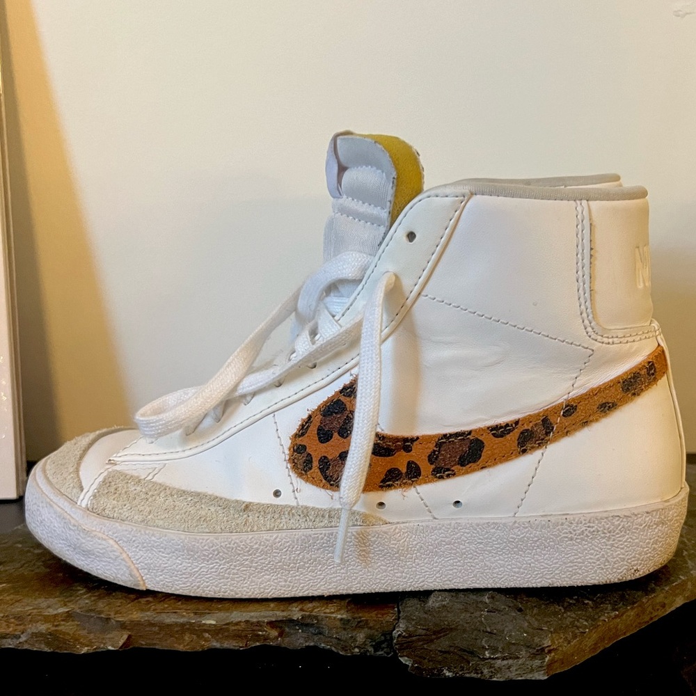 Women’s Nike Blazer Mid white/ Leopard size 7.5
